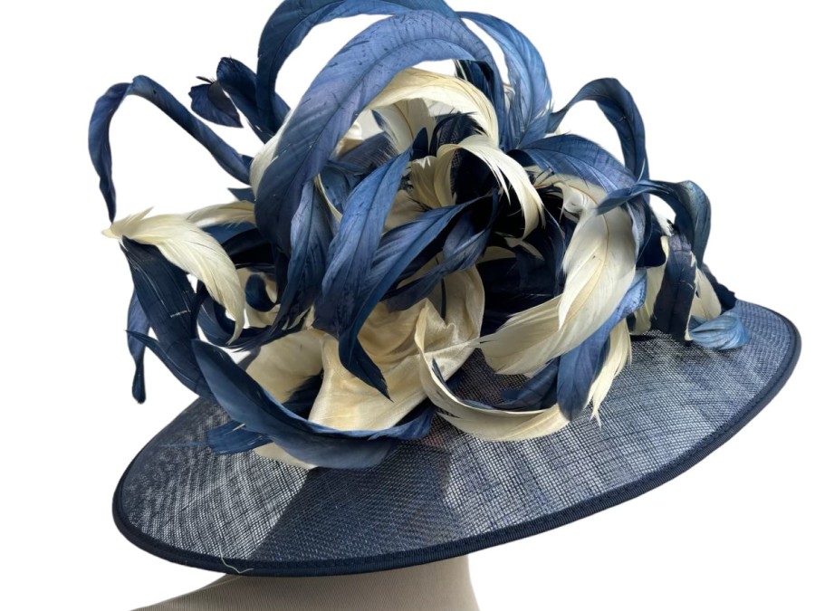 Cappelli di Katie Cappello Di Paglia Sinamay In Blu Navy/Crema Accessori