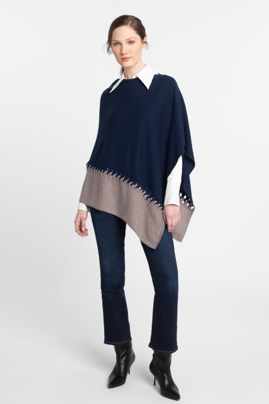 Kinross Cashmere Poncho Con Punto Twist In Blu Navy/Sigillo Cime